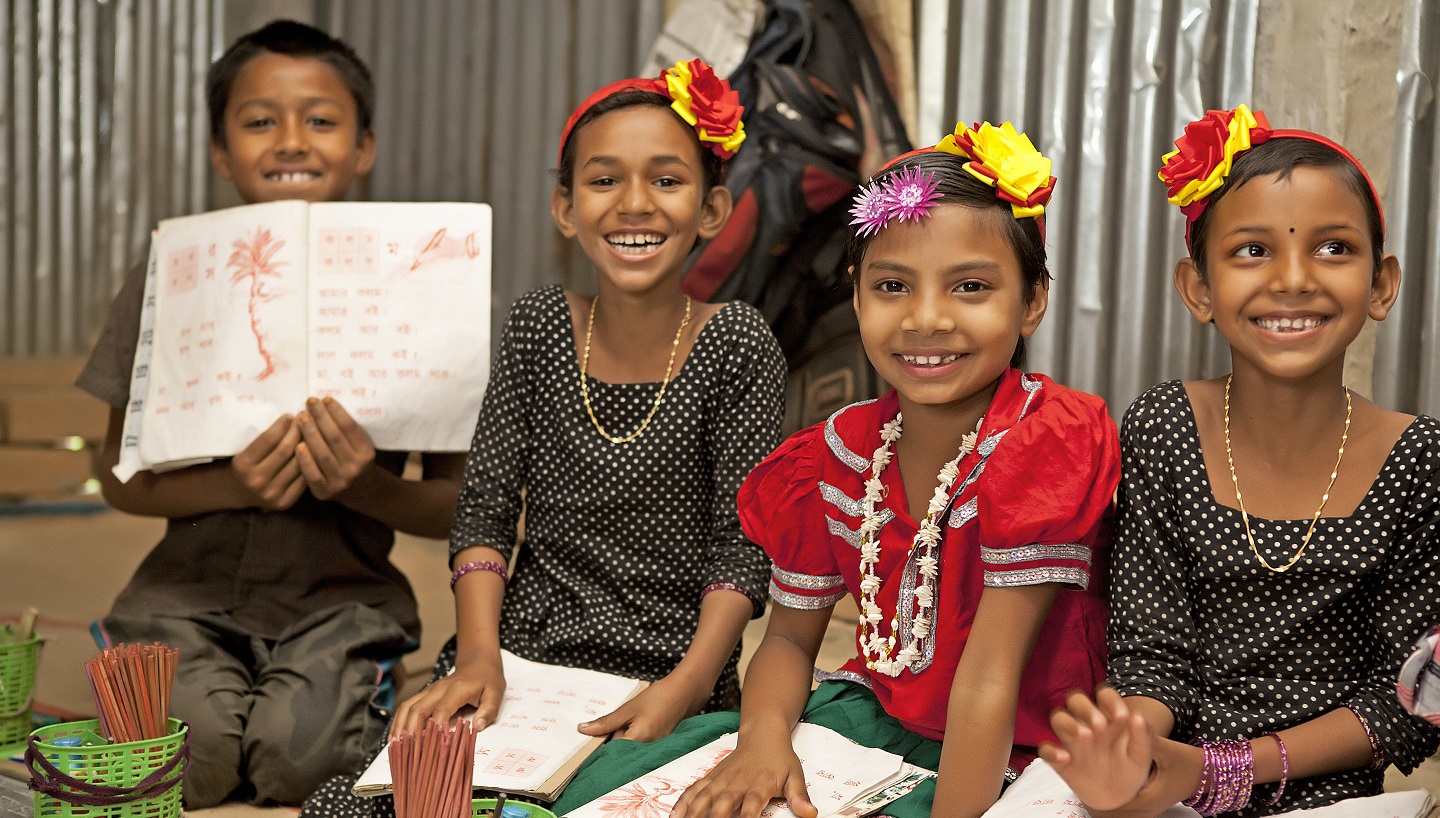 Kids in Bangladesh at a learning center